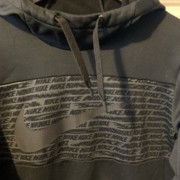 AUTHENTIC NIKE THERMA DRI-FIT GFX 2 BLACK/GRAY PULLOVER HOODIE SIZE SMALL - Picture 2 of 5